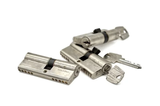 Cylindre de serrure demonte par serrurier SDP66 Perpignan